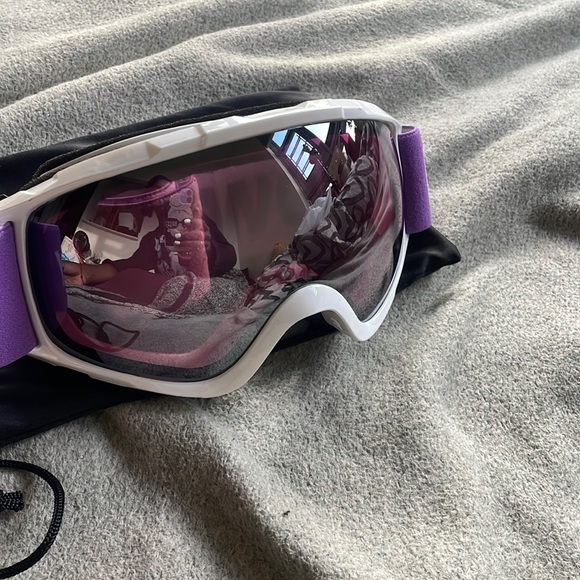 - PURPLE WOMAN’S SNOW MOBILE SKI SNOWBOARDING SNOW ACTIVITIES GOOGLES *NEW* - Picture 10 of 12
